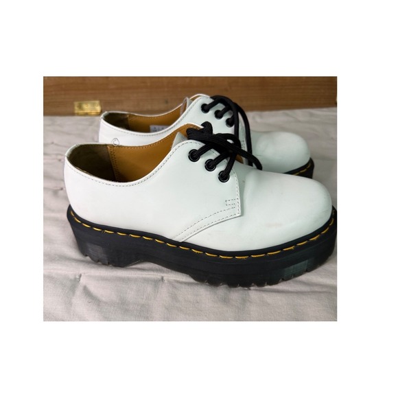 Dr. Martens Shoes - Dr. Martens Womans Platform SZ 7 Quad White Leather Shoes Oxfords Chunky Airwave